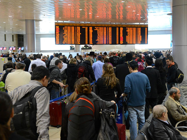 Служба безопасности аэропорта Бен-Гурион нашла газовую гранату в чемодане туристки