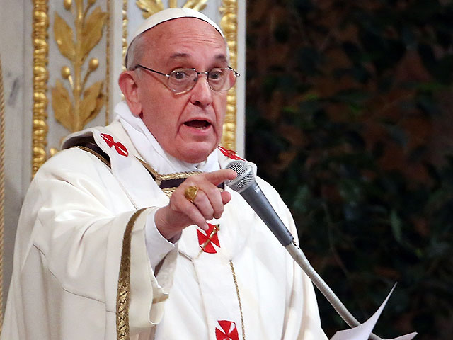 Папу Римского подозревают в том, что он практикует экзорцизм 