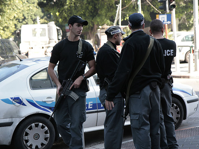 Полицейские из Иерусалимского округа задержали 67 подозреваемых в причастности к торговле наркотиками и нелегальным владением оружием