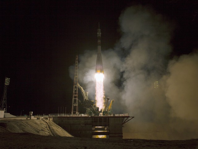 С космодрома Байконур стартовала ракета-носитель "Союз-ФГ" с транспортным пилотируемым кораблем "Союз ТМА-09М", 29 мая 2013 г.