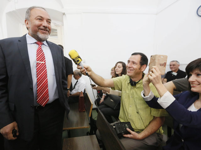 Авигдор Либерман в суде. Иерусалим, 29 мая 2013 года