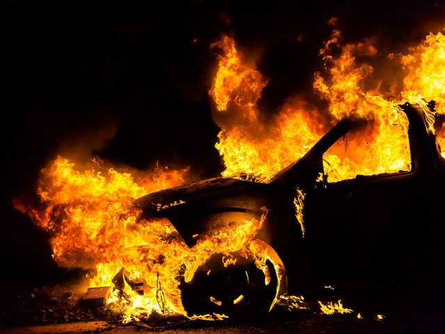 Пожар на автовозе Таиланде: сгорели суперкары стоимостью 3,3 млн долларов. ВИДЕО