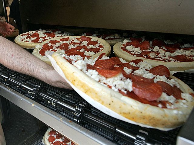 Компания Domino's Pizza начинает доставку заказов с помощью вертолетов