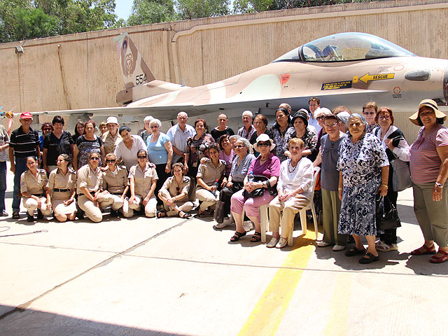Военно-воздушные силы ЦАХАЛ открыли свои базы для переживших Холокост
