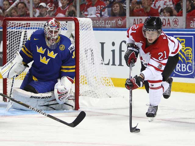 Чемпионат мира по хоккею: канадцы разгромили сборную Швеции