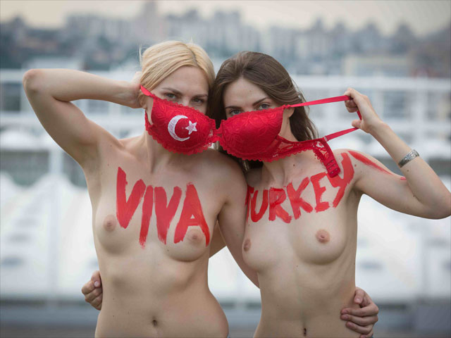 17 июня движение FEMEN также обратилось к своим сторонникам с призывом "Помогите добраться до Эрдогана"