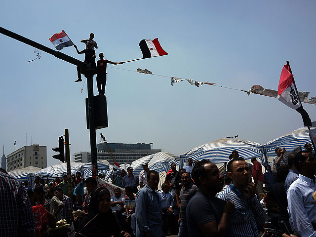 "Братья-мусульмане" готовы стать "живым щитом" Мурси