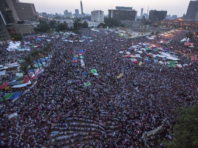 На площади Тахрир за четыре дня изнасилованы 90 женщин