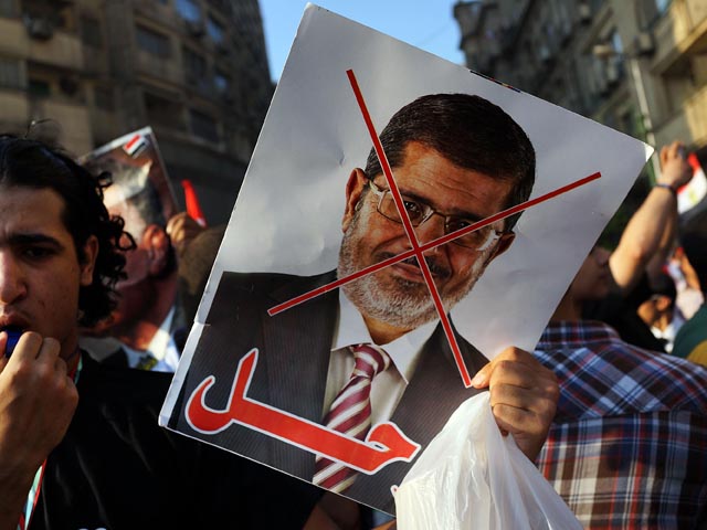 По сообщению государственного телевидения Египта, план военных предполагает непродолжительный переходный период по окончанию которого будут проведены новые президентские выборы