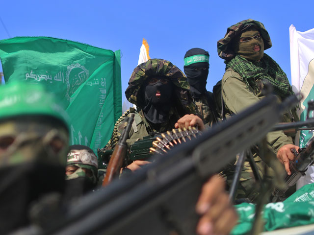 Боевики ХАМАС на параде в Газе