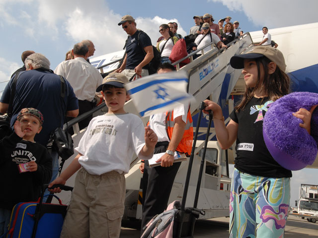ЦСБ: 47% репатриантов считают себя евреями, 35% &#8211; израильтянами