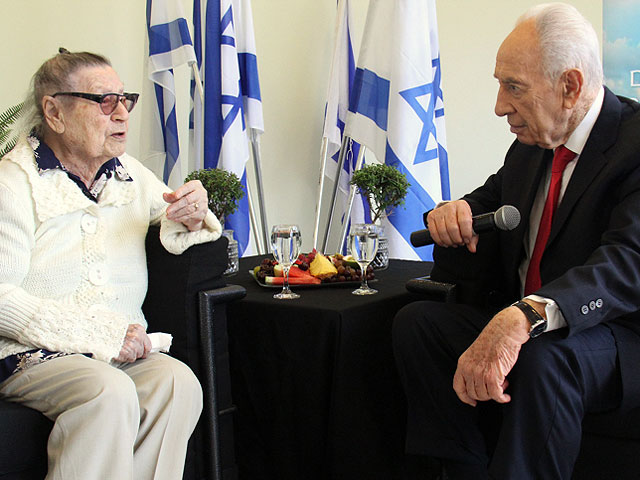 Шимон Перес исполнил мечту выжившей в Холокосте, подарив ей встречу с собой