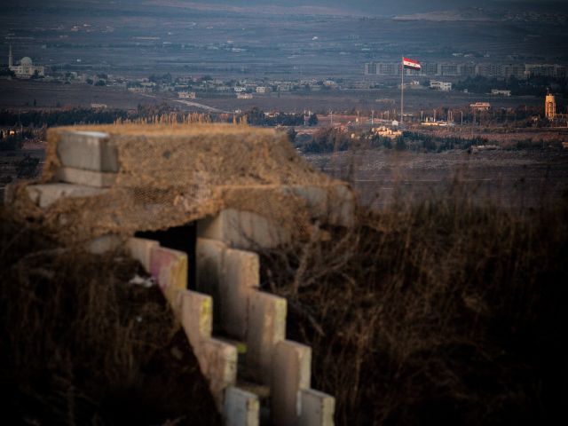 Вид на Кунейтру с израильской границы