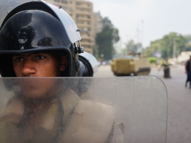 Военный блокпост в Каире