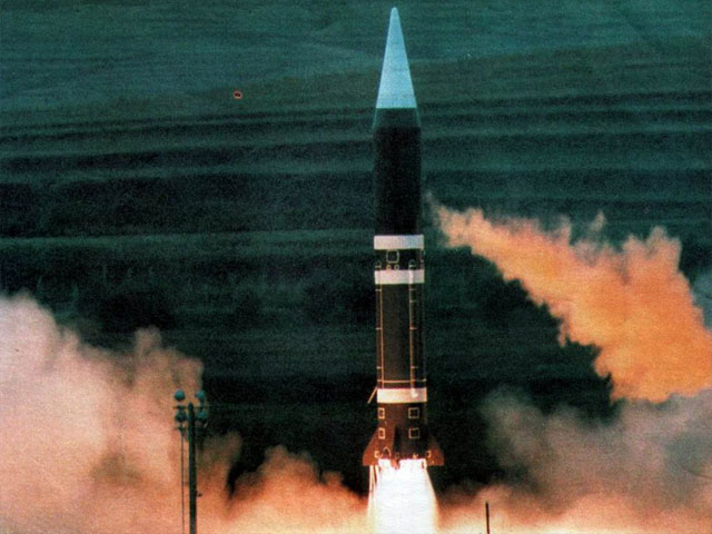 Запуск ракеты Дунфэн-3