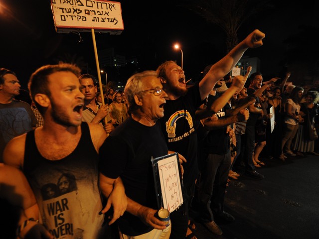В Тель-Авиве 3 тысячи человек почтили память Моше Сильмана, совершившего самосожжение