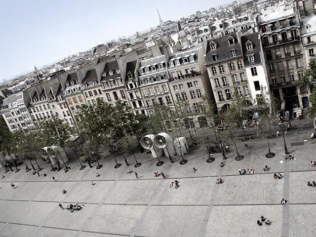 Самоубийство в Париже: пожилой мужчина застрелился на глазах у прохожих