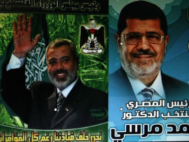 Египетская прокуратура приказала арестовать Мурси за сотрудничество с ХАМАС