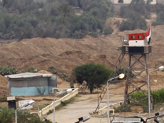 Пост  египетской армии около границы Газы, рядом с Рафахом