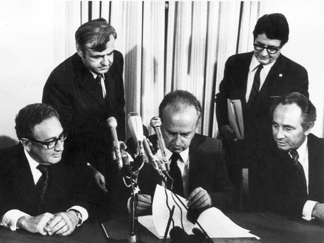 Генри Киссинжер, Ицхак Рабин и Шимон Перес. 1975 год