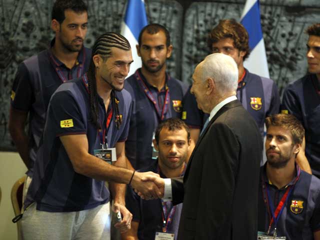 Игроки и тренеры "Барселоны" встретились с Шимоном Пересом и Биньямином Нетаниягу
