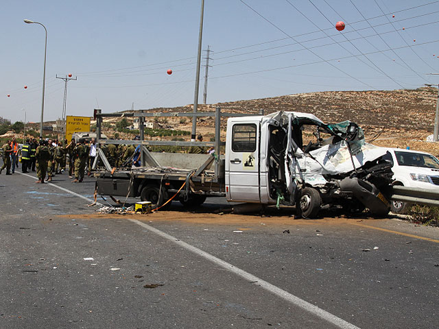 Возле Хеврона автобус столкнулся с грузовиком. 22 пострадавших