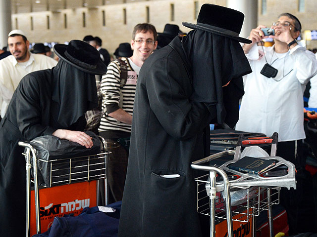 Паломники, направляющиеся в Умань. Сентябрь 2013 года