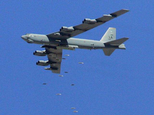 Бомбардировщик B-52 ВВС США