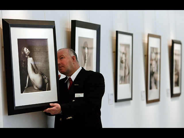 Выставка накануне аукциона Christie's 2008-го года: "Кейт Мосс, Нью-Йорк, 25 апреля 1996" (автор: Ирвинг Пенн)