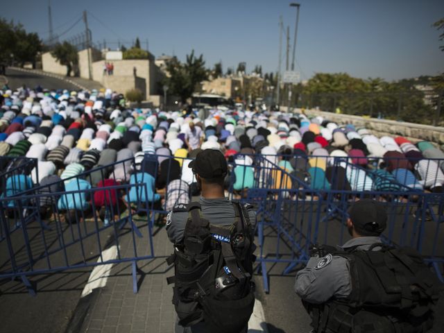 Пятничная молитва в Вади-Джоз.  Иерусалим, 27.09.2013