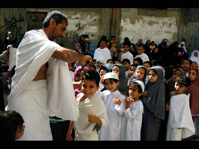 Мусульманская неделя. Дети в Мекке. Фотография ребенка в Мекке. Фото маленьких детей в Мекке. A child on Makkah.