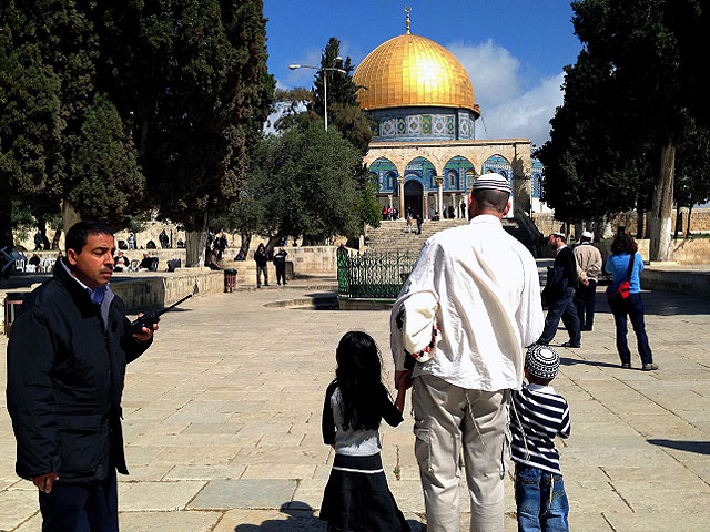 Аббас обвинил Израиль в попытке вернуть евреям Храмовую гору