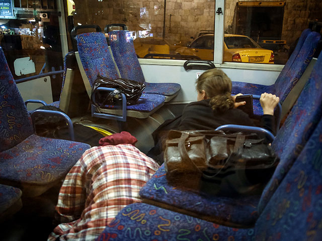 В Иерусалиме арабы забросали камнями автобус "Эгеда". Один камнеметатель задержан