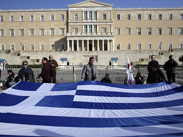 Греческих ультраправых лишили неприкосновенности