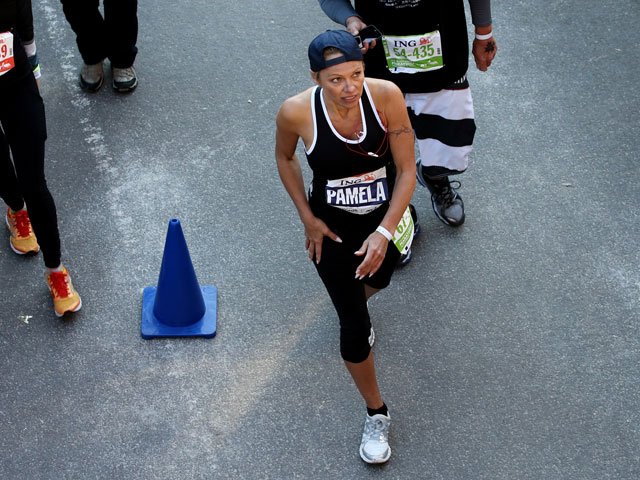 Памела Андерсон на Нью-йоркском марафоне. 3 ноября 2013 года