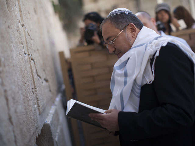 Авигдор Либерман около Стены Плача. Иерусалим, 6 ноября 2013 года