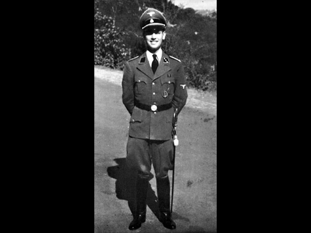 Нацистский преступник Прибке тайно похоронен на заброшенном тюремном кладбище