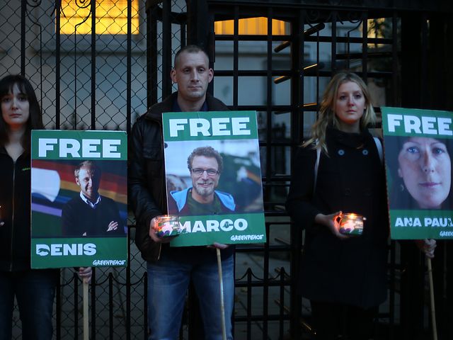 Акция протеста против ареста в России активистов Greenpeace. Лондон, 18.10.2013