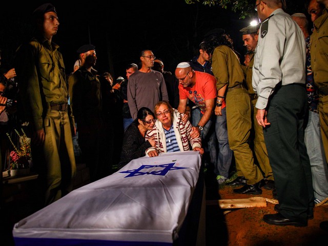 В Нацрат-Илите состоялись похороны Эдена Атиаса, убитого палестинским арабом в автобусе, 13 ноября 2013 г.