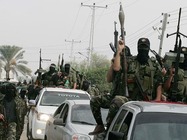 Демонстрация боевиков ХАМАС