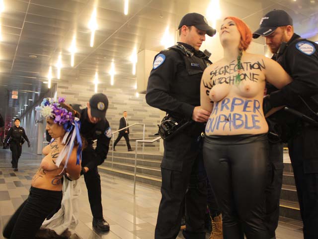 Акция FEMEN в Монреале. 16 ноября 2013 года