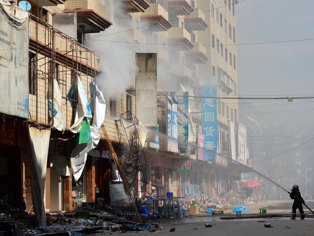 На месте взрыва в Кунмине. 21.11.2013