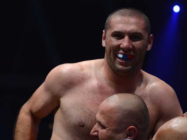 Российский боксер Магомед Абдусаламов повторно введен в состояние искусственной комы