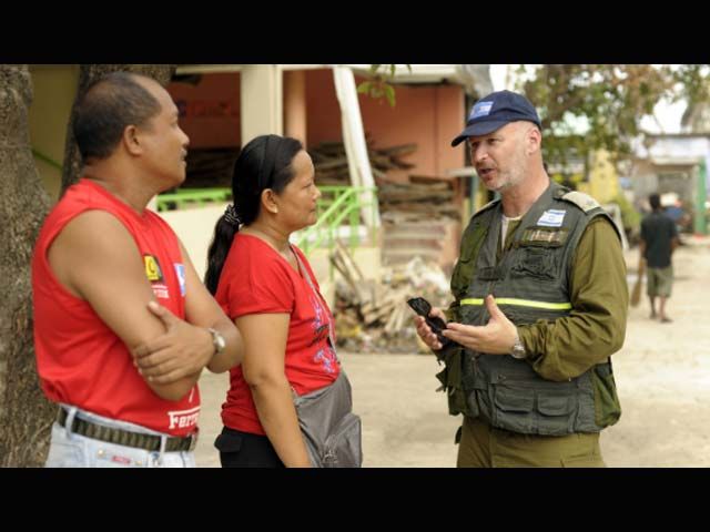 Израильский военный спасатель на Филиппинах