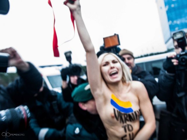 Акция FEMEN в поддержку евроинтеграции Украины. Вильнюс, 29.11.2013