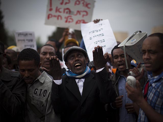 Демонстрация протеста возле Кнессета. 3 декабря 2013 года