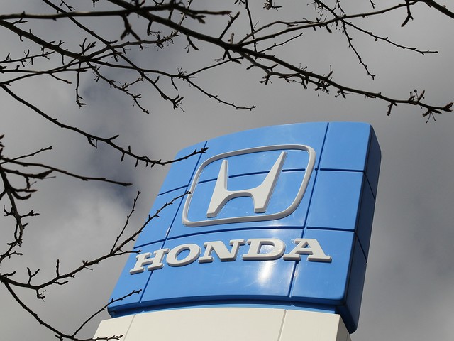 Компания Honda разработала подушку безопасности для смартфонов