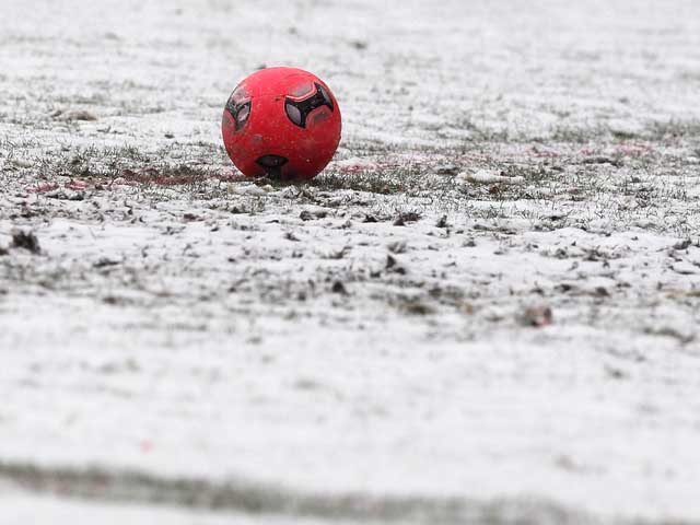 Матч Лиги чемпионов "Галатасарай" &#8211; "Ювентус" прерван из-за сильного снегопада в Стамбуле