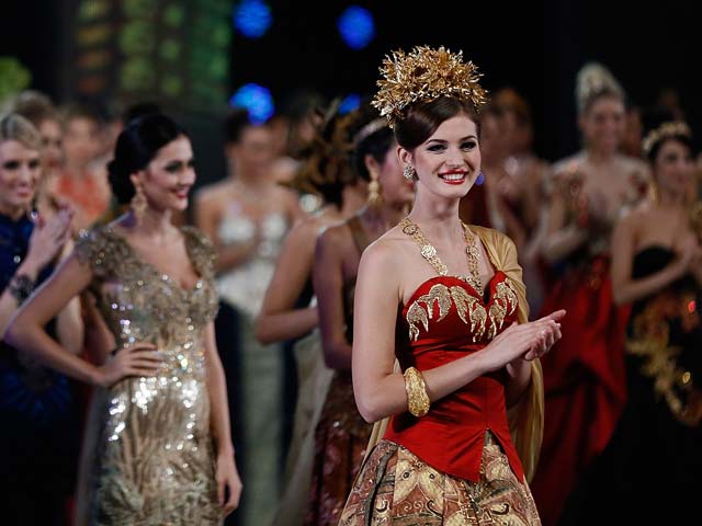 Анна Заячковская на конкурсе "Мисс Мира 2013"