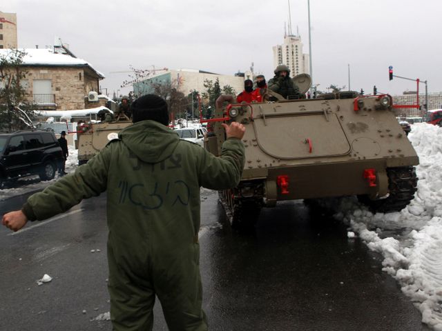 Бронетранспортеры на улицах Иерусалима. 14.12.2013